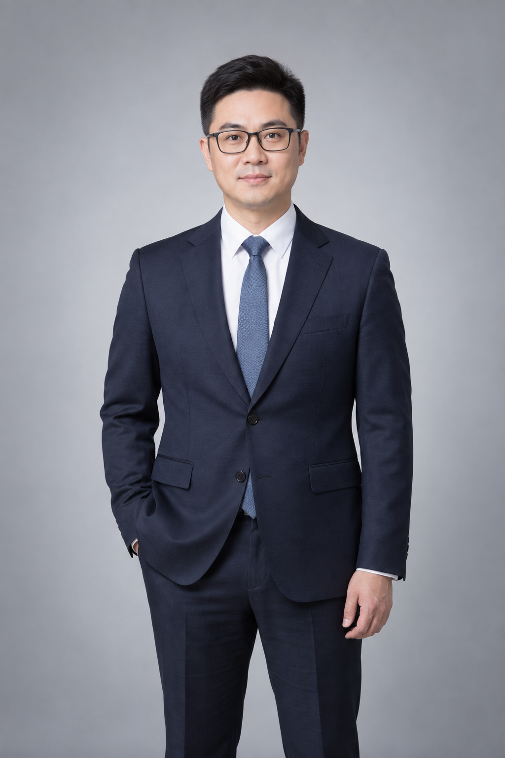 国赫电力周顾问独立形象照
